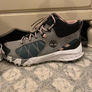 Women’s Timberland Fashionable hiking shoes. Slightly used worn 2x